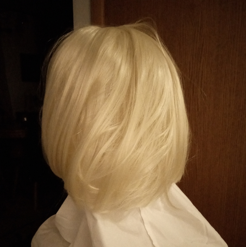 Bob cut blond wig with bangs